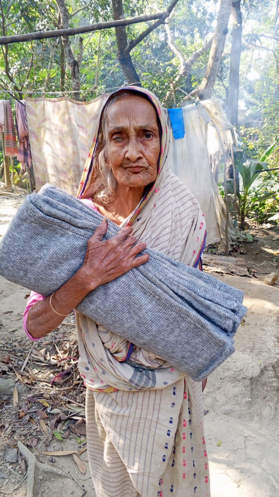 শীতবস্ত্র বিতরণ  01